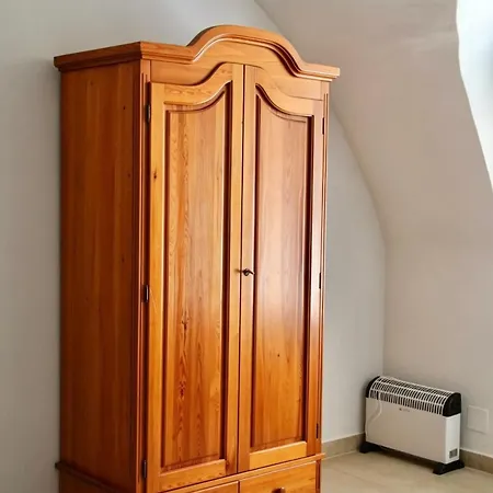 Historic Flat & Private Courtyard Apartment Bruckneudorf